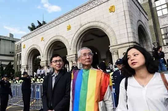 导演阐述人物分析_人物专题片导演阐述_小人物2导演